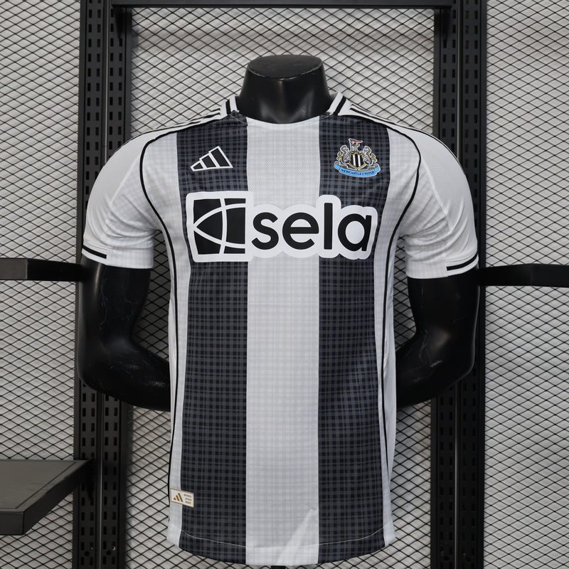 Camisa do Newcastle United I 25/26 JOGADOR Preta e Branca