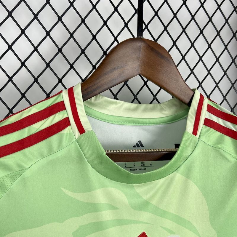 Camisa Feminina da Itália II 2025 Torcedor Verde