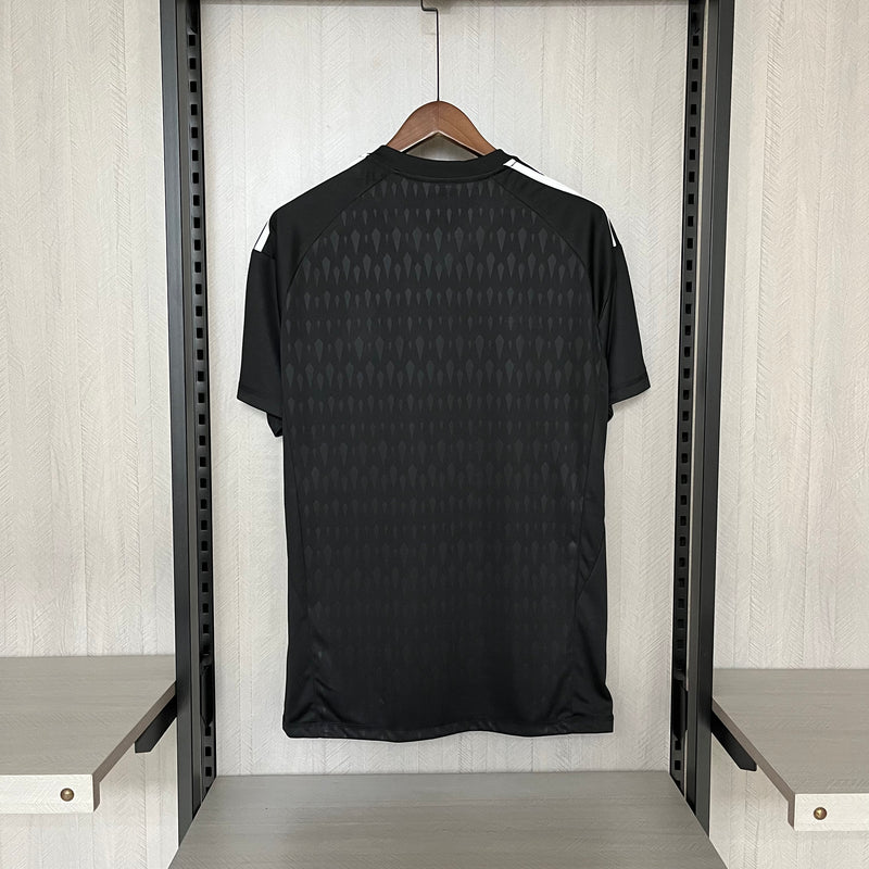 Camisa do Real Madrid Goleiro 23/24 Torcedor Preta