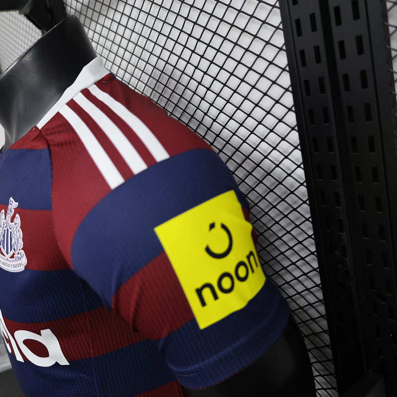 Camisa do Newcastle United II 24/25 JOGADOR Azul e Vermelho