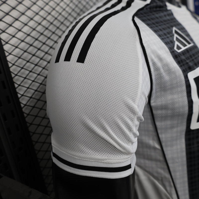 Camisa do Newcastle United I 25/26 JOGADOR Preta e Branca