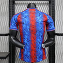 Camisa do Crystal Palace I 24/25 JOGADOR Azul e Vermelha