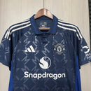 Camisa do Manchester United III 24/25 Torcedor Azul